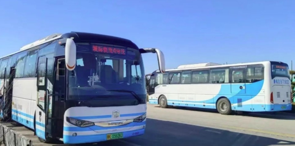 乘坐城際4號線，打卡布魯維斯、那香海、海草部落，連線貓頭山、火炬八街。